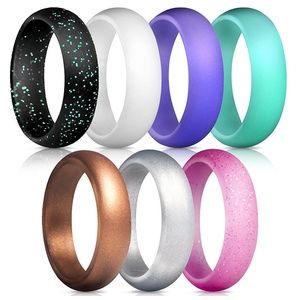 Women 7 Pack Durable Silicone Wedding Rings